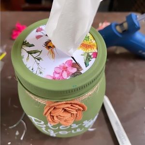 Mason jar tissue holder